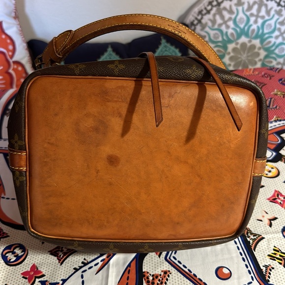 Louis Vuitton Petit Noé Monogram - Picture 11 of 17